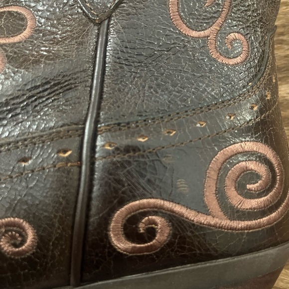 Ariat Dark Brown Embroidered Heeled Boots - Picture 7 of 9
